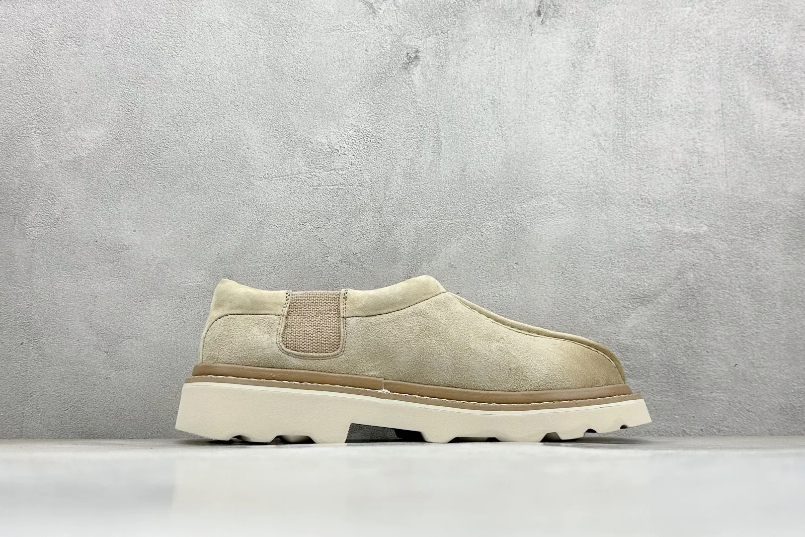 🐲💰 480 supports store UGG2025 spring new Hybird Tasman series men's shoes# The upper is made of cow split layer, the inner breathable mesh, the ugg traditional Eva light wing outsole, the coexistence of class and comfort, slip-on design, easy to put on and take off, paired with wide-leg workwear, American retro Barn style, easy to style, the style is not defined, and the matching does not have to be limited!   Item No.: 1166913 Size: 40-44
